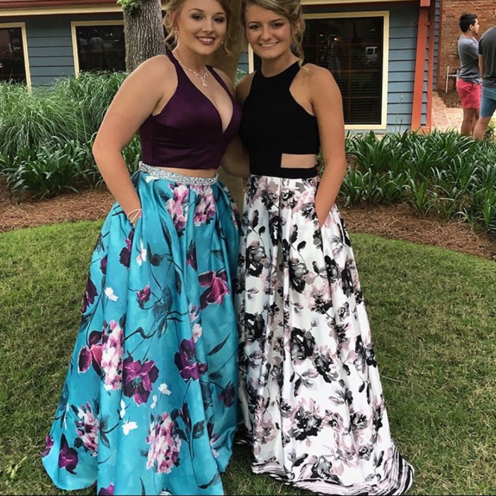Prom Dress - Picture 1 of 2